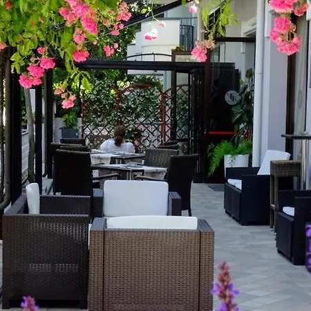 Vittoria 3* Rimini