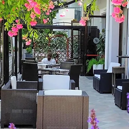 Vittoria Hotel
